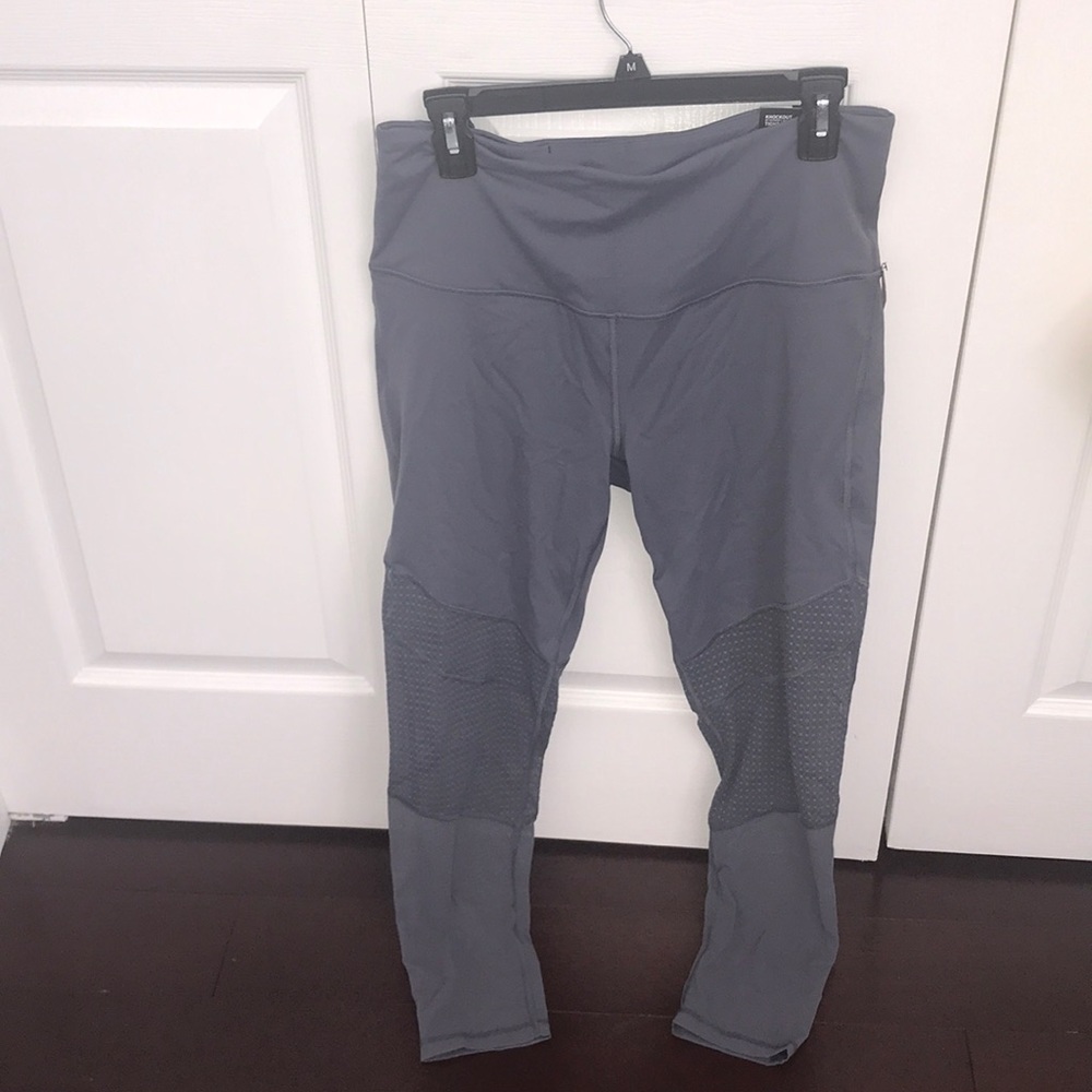 NEVER USED Victoria’s Secret Workout Leggings